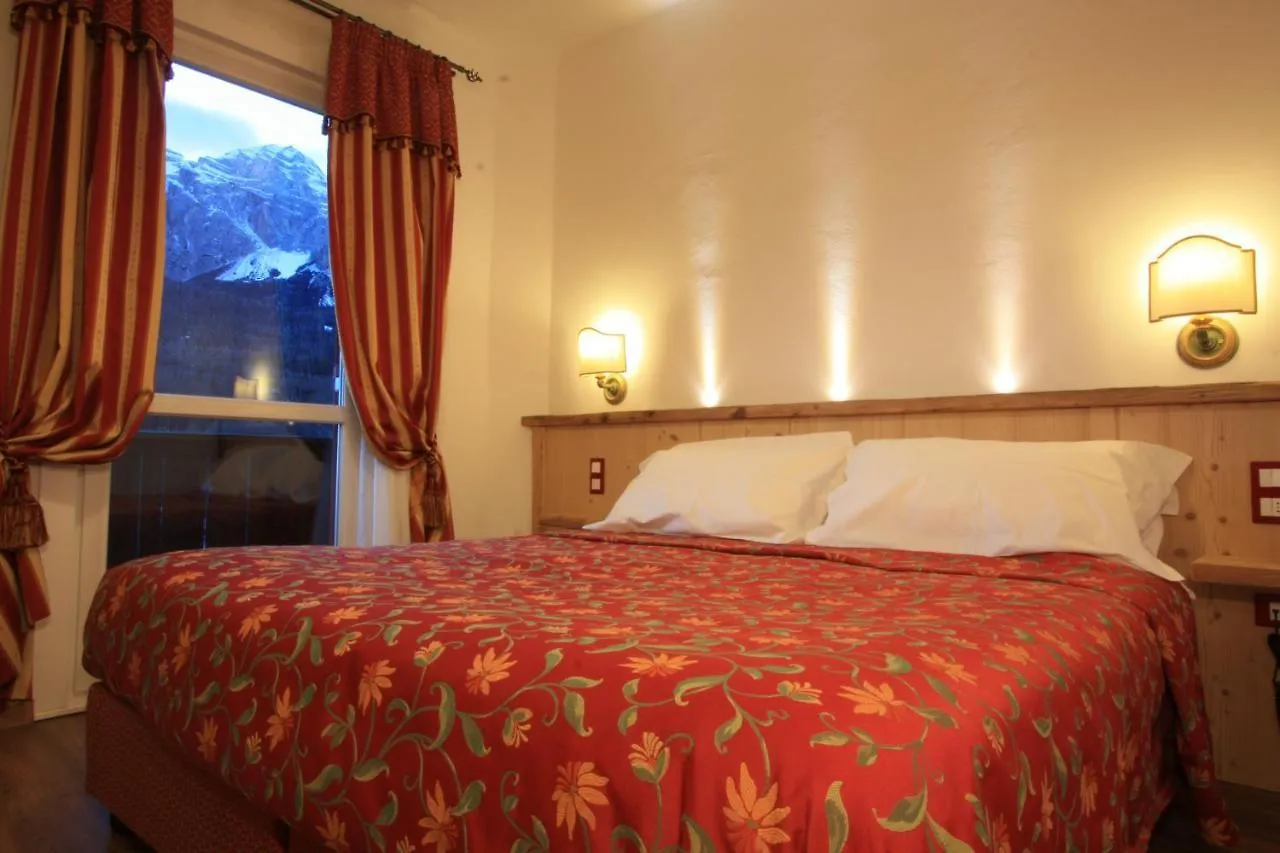 Hotel Trieste Cortina d'Ampezzo 3*,